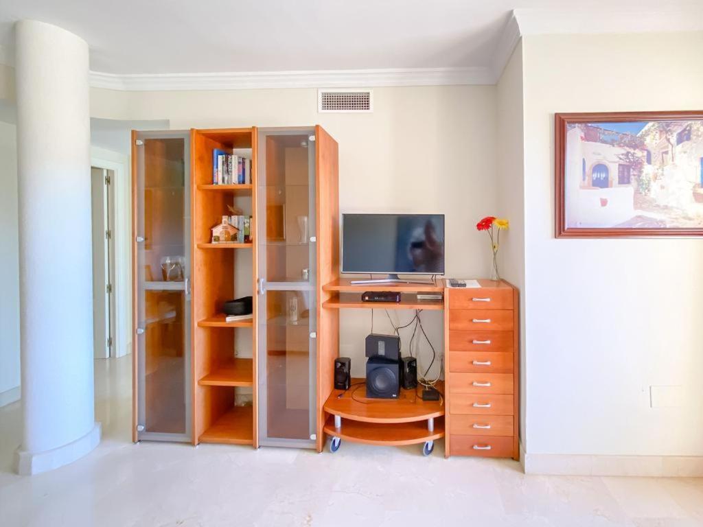 Apartamento En Los Patios De Santa Maria Golf Marbella Exterior foto