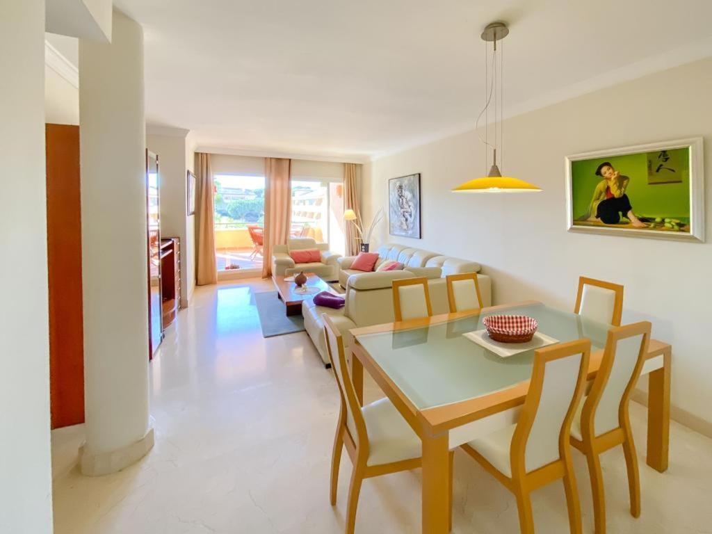 Apartamento En Los Patios De Santa Maria Golf Marbella Exterior foto