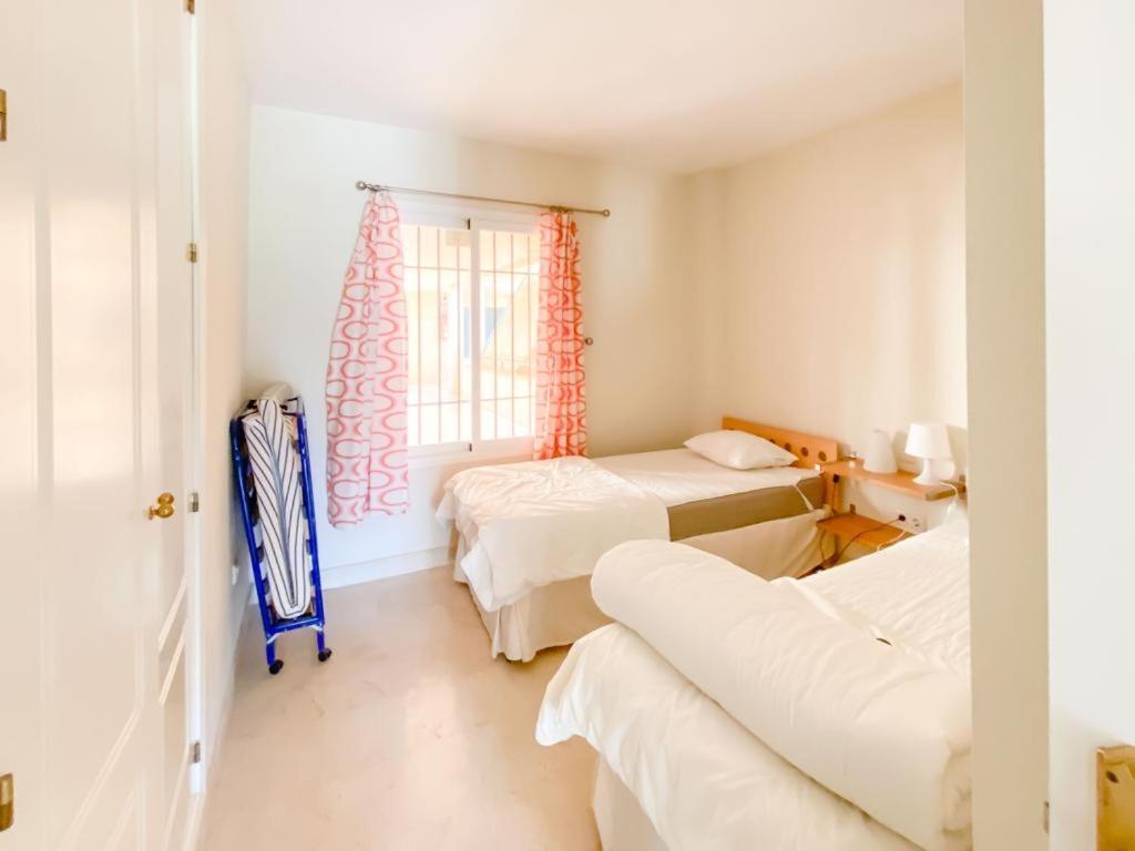 Apartamento En Los Patios De Santa Maria Golf Marbella Exterior foto