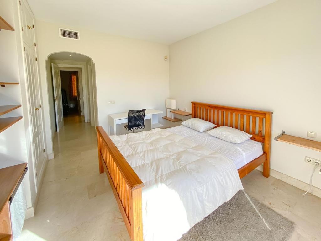Apartamento En Los Patios De Santa Maria Golf Marbella Exterior foto