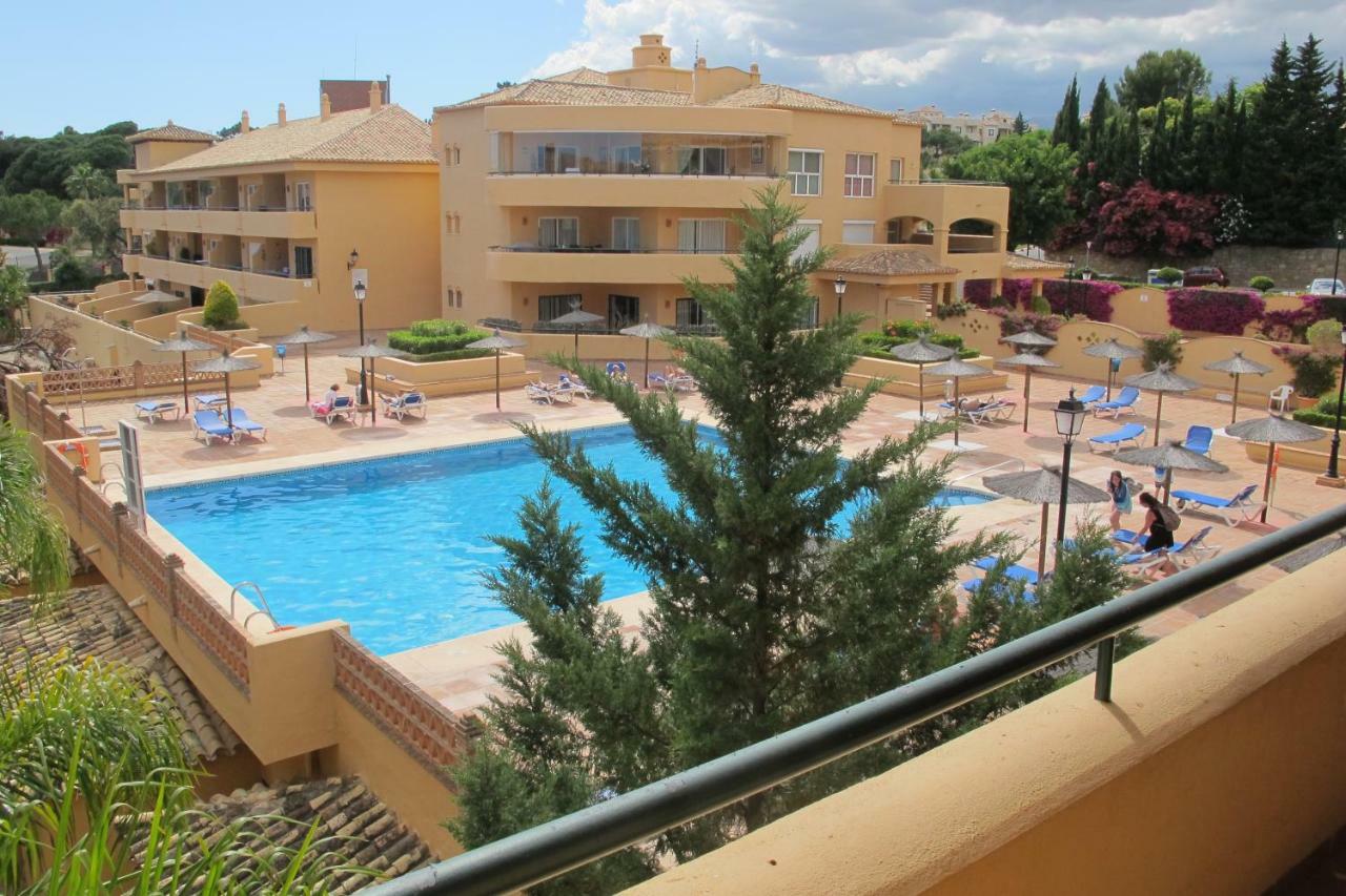 Apartamento En Los Patios De Santa Maria Golf Marbella Exterior foto
