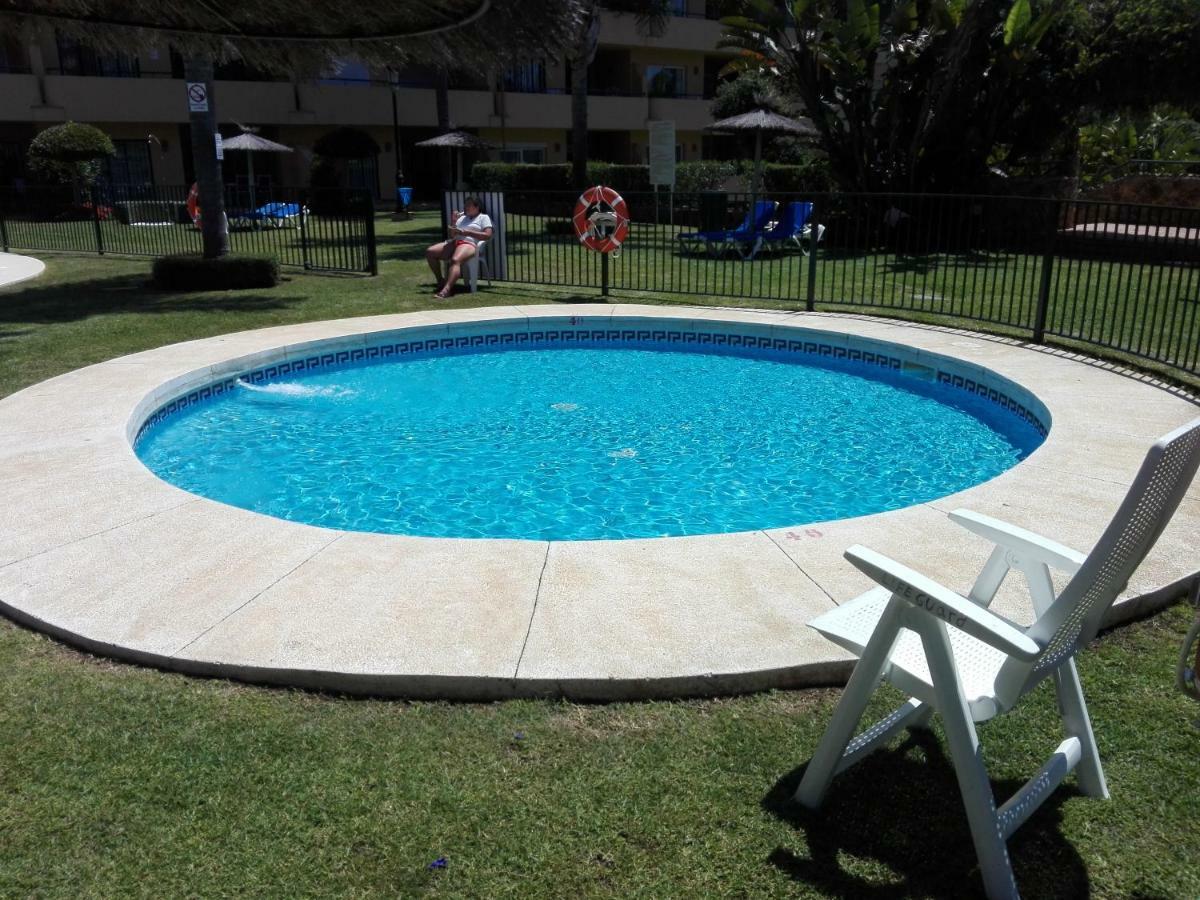Apartamento En Los Patios De Santa Maria Golf Marbella Exterior foto